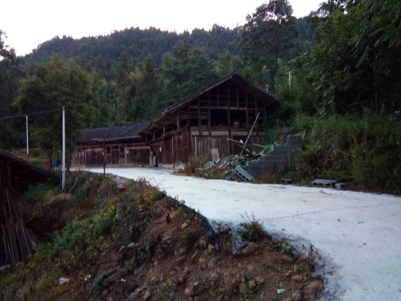 湘西龙山县泽果高峰村闲置农房