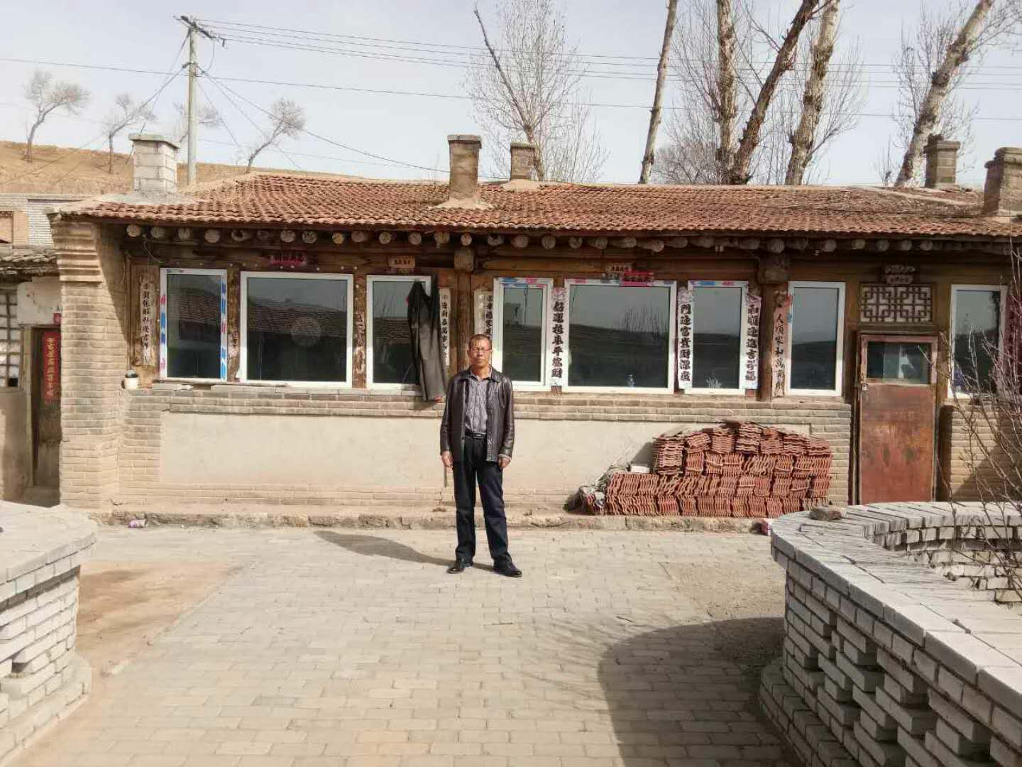 内蒙古乌兰察布市卓资县大榆树乡大榆树村东街自然村闲置农房